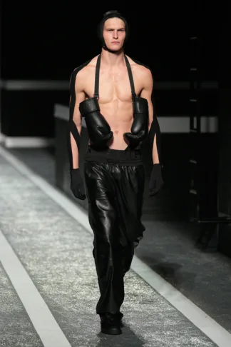 alexanderwangxhm-runway-19_low