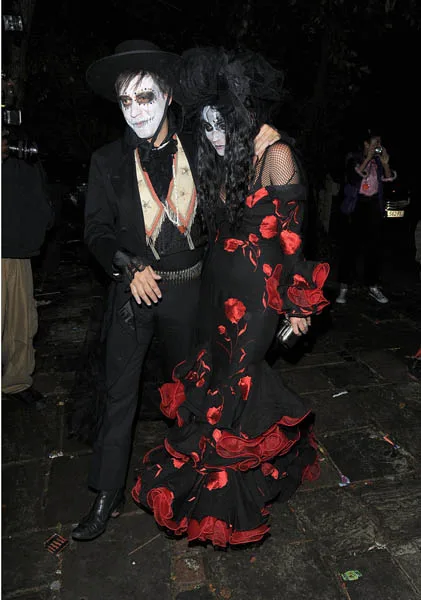celebrities-wearing-halloween-costumes-2013-3