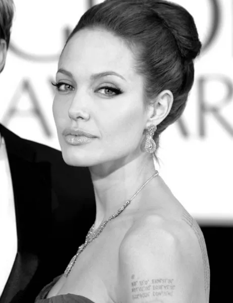 Angelina-Jolie