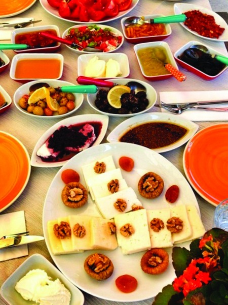 SAFFET EMRE TONGUÇ’TAN 6 MEKAN ÖNERİSİ