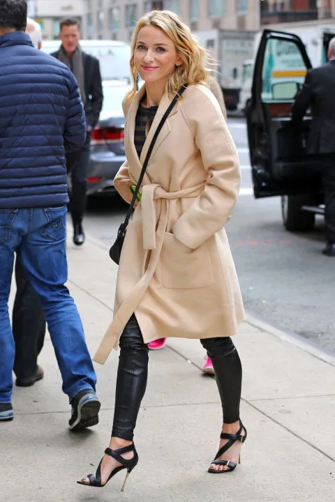 54c498a38aba2_-_hbz-denim-update-naomi-watts-xl