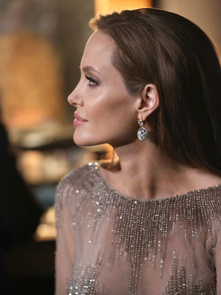 BURNU ESTETİKLİ HOLLYWOOD YILDIZLARI