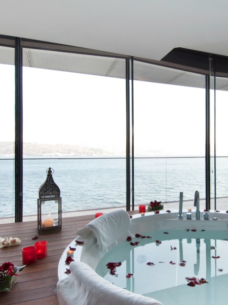 AŞKIN DEĞİŞMEYEN ADRESİ: THE GRAND TARABYA