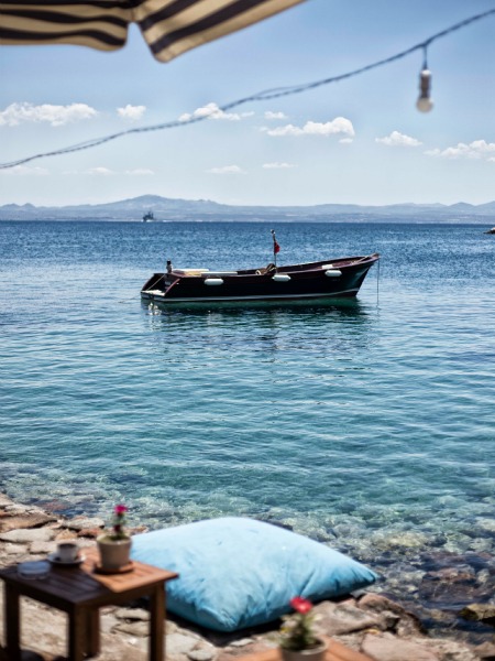 BİR ADA DOLUSU MUTLULUK BOZCAADA