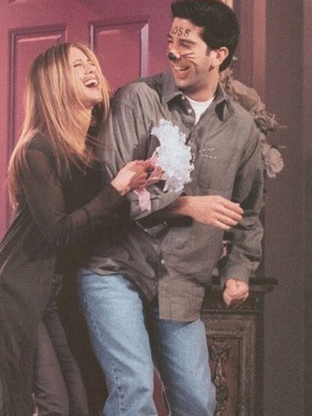 ERKEKLERİN İLK RANDEVUDA BEKLEDİKLERİ 12 ŞEY