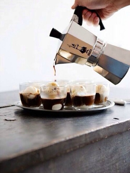 KAHVEDEN İLHAM ALAN ÇİZİMLER