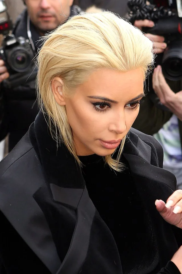 kim-kardashian_glamour_5mar15_spl_b_640x960