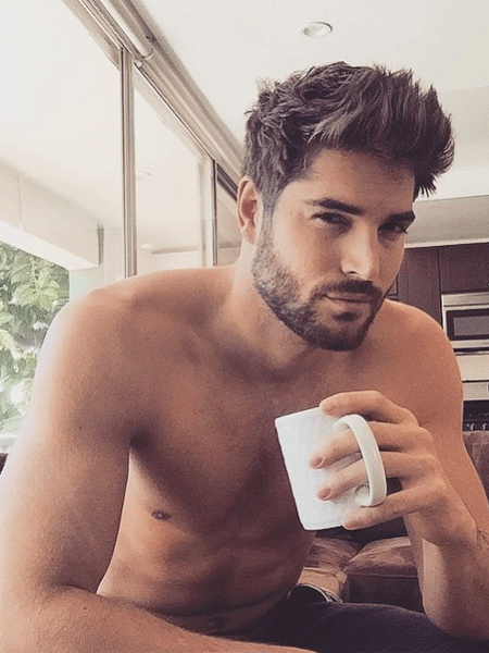 INSTAGRAM’DA KAHVE İÇEN ERKEK AKIMI