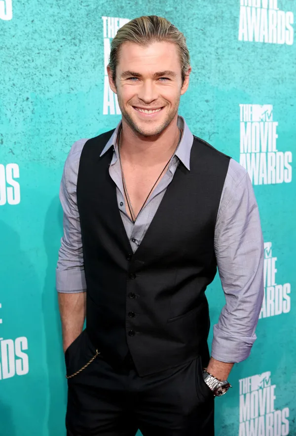 Chris-Hemsworth-Hottest-Red-Carpet-Pictures (13)
