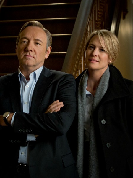 ERKEĞİN SİZE SAYGI DUYDUĞUNUN 12 KANITI