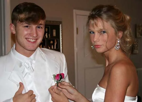 prom-photo-taylor-swift