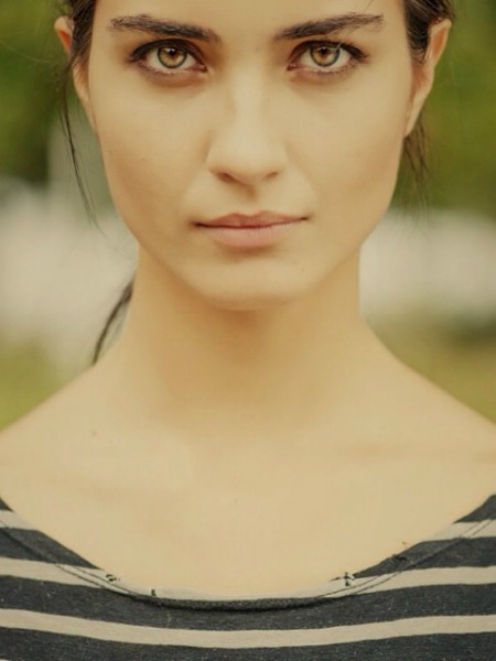 TUBA BÜYÜKÜSTÜN’ÜN INSTAGRAM HESABINI KARIŞTIRDIK