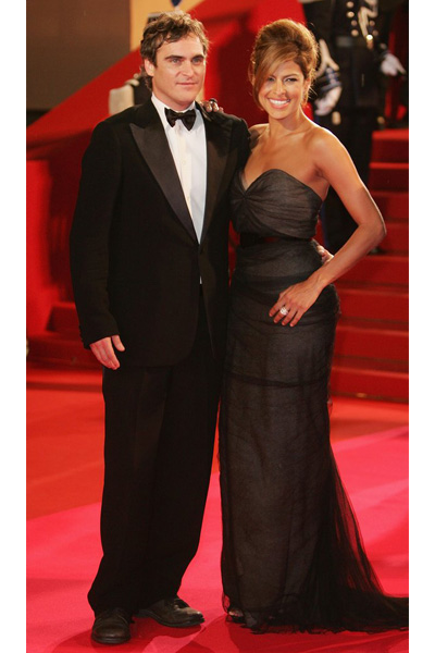 Eva-Mendes-Joaquin-Phoenix-2007