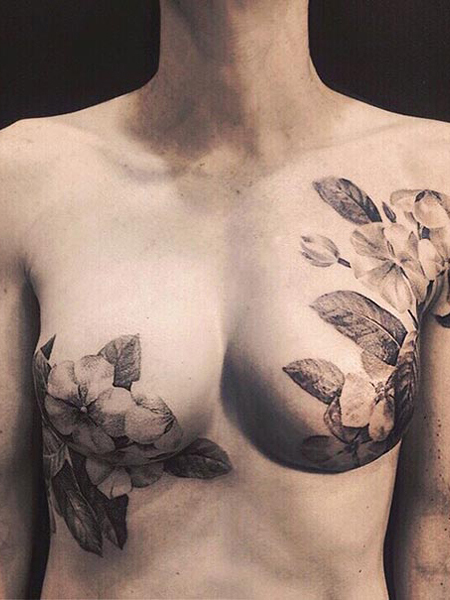 KANSERE KARŞI DÖVMEYLE SAVAŞIYORLAR