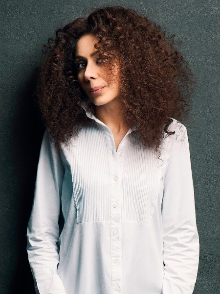 ELİF ÇAĞLAR’IN İKİNCİ ALBÜMÜ ÇIKIYOR