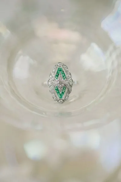 gallery-1432748389-hbz-stylemepretty-engagement-rings-08