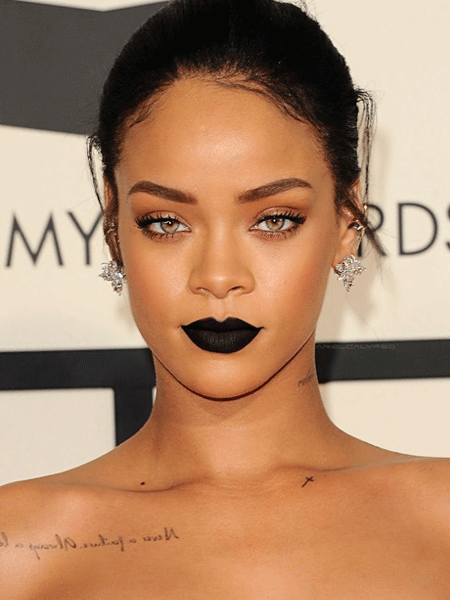 RIHANNA’NIN KULLANDIĞI RUJ RENKLERİ