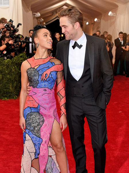 EN ŞOK EDİCİ 20 FKA TWIGS KOSTÜMÜ