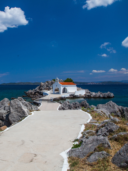 SAKLI CENNETLERDEN BİRİ: SAKIZ ADASI