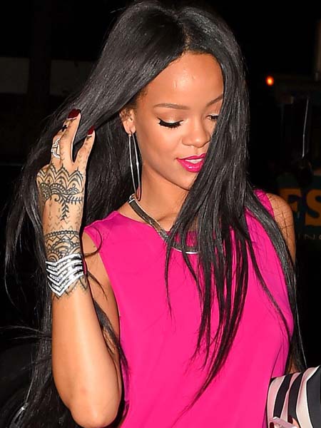 RIHANNA’DAN DÖVME KOLEKSİYONU