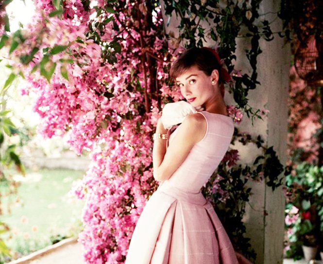 DAHA ÖNCE GÖRÜLMEMİŞ 10 FOTOĞRAFIYLA AUDREY HEPBURN