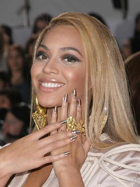 TIRNAKLARINIZ İÇİN İLHAM ALABİLECEĞİNİZ 12 INSTAGRAM HESABI