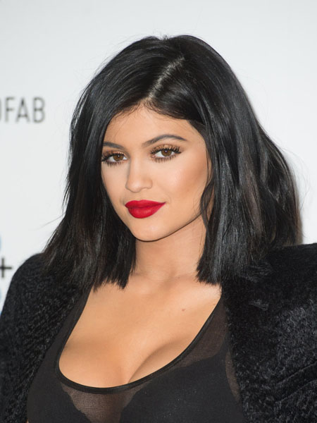 DUDAKLARINIZI BÜYÜK GÖSTERECEK EN İYİ 10 DUDAK KALEMİ