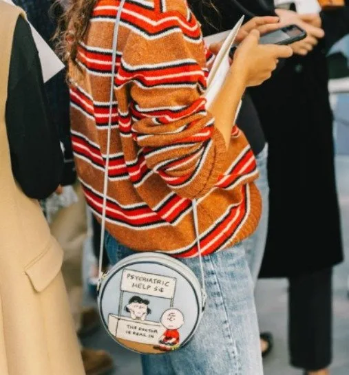 KÜÇÜK ÇANTALAR İÇİN EN İYİ KOMBİN ÖNERİLERİ 2