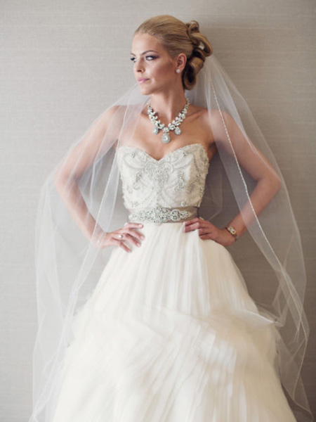 EN GÖZ ALICI 32 GELİNLİK