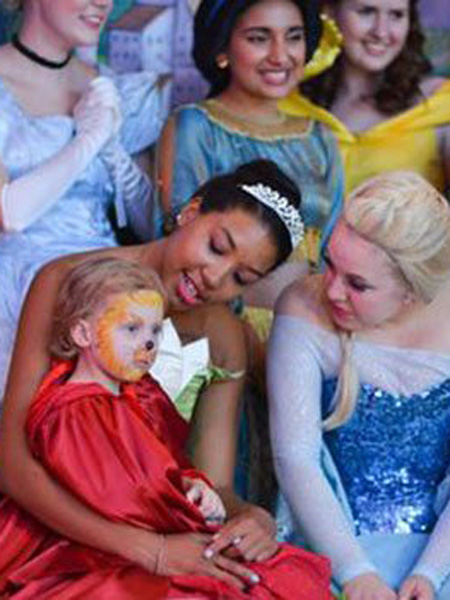 KÜÇÜK BİR KIZIN SON DOĞUM GÜNÜ PARTİSİ