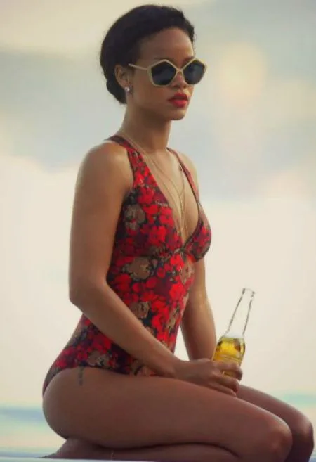 küçük göğüslü kadınların bildiği avantajlar 5