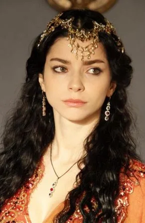 nurbanu-88F2-C09D-C037