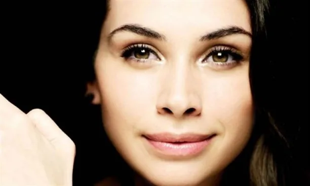 pelin-karaha-195812TG