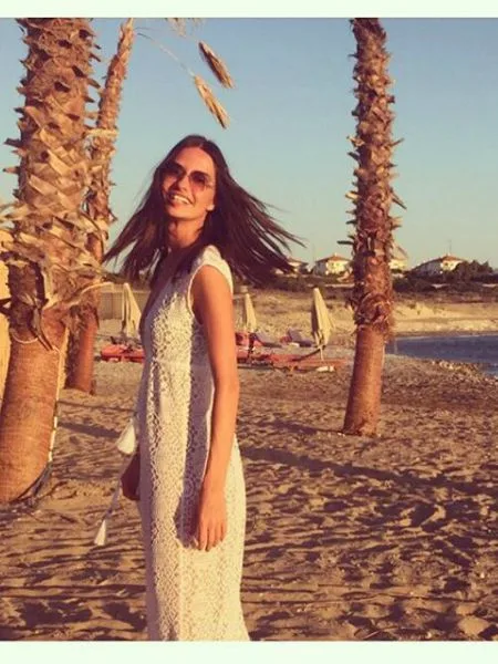 YASEMİN ÖZİLHAN’IN GÜNEŞ GÖZLÜKLERİ