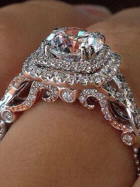 TAŞLARIYLA GÖZ KAMAŞTIRAN 10 YÜZÜK MODELİ