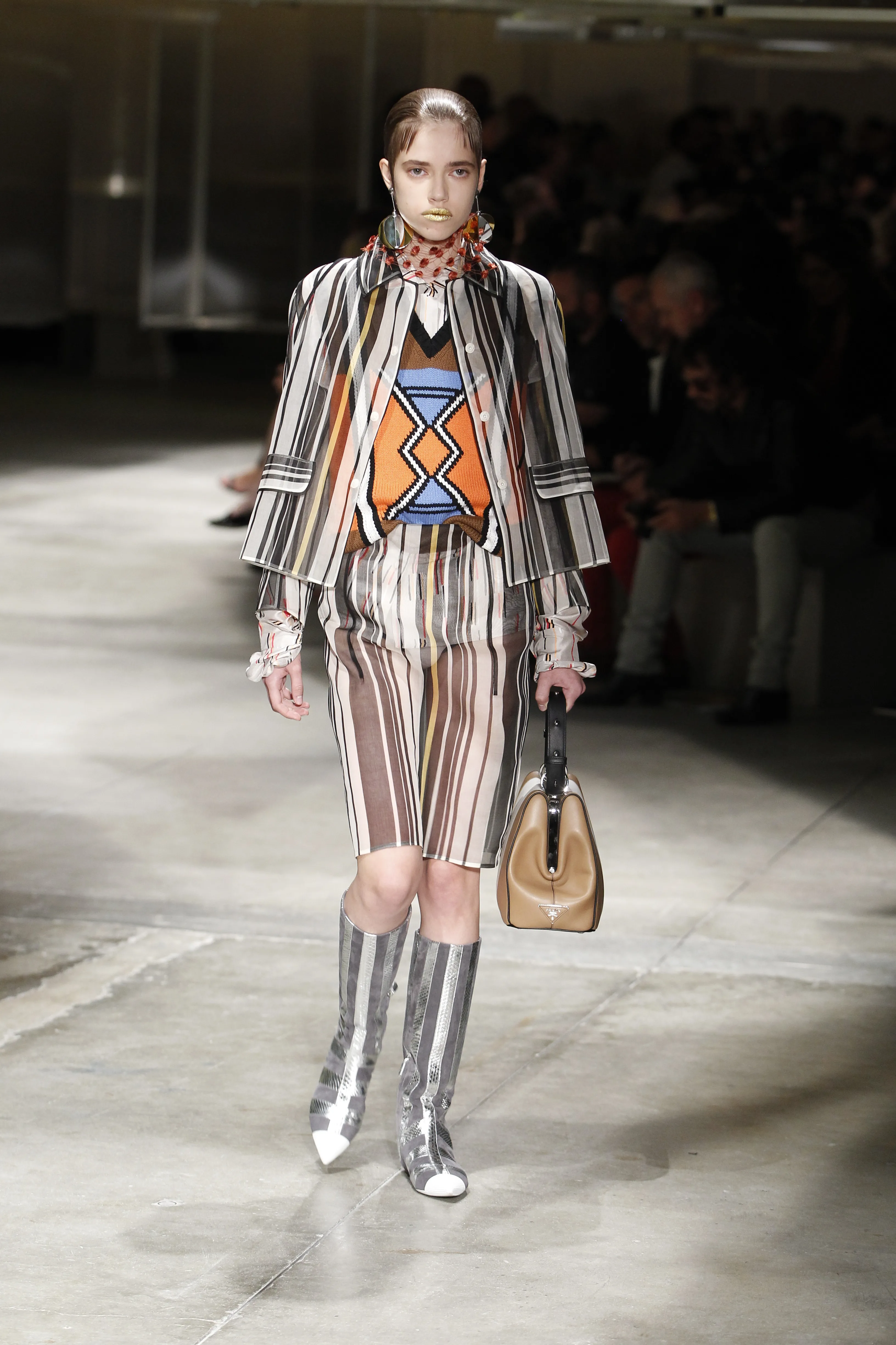 30_PradaDonna SS2016