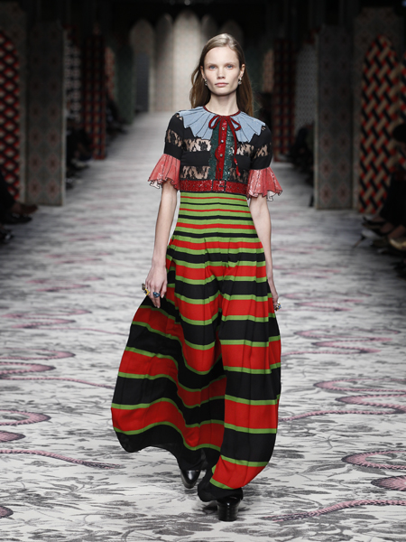 GUCCI DEFİLESİNİN EN İYİ GÖRÜNÜMLERİ