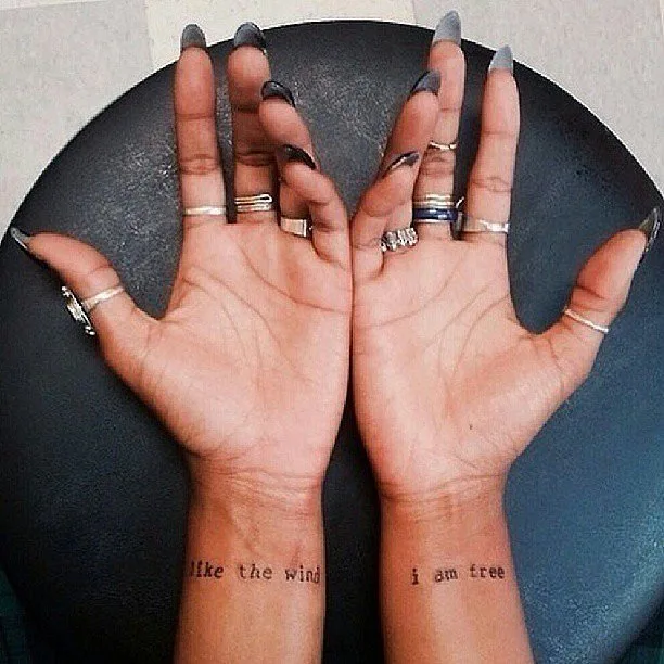 BİLEZİKTEN DAHA ŞIK DURAN 60 BİLEK DÖVMESİ (19)