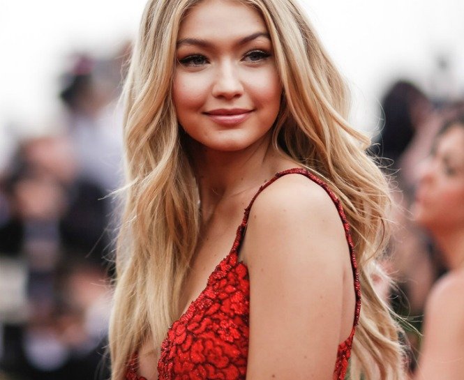 DOĞAL YOLLARDAN DAHA HIZLI SAÇ UZATMANIN 30 YOLU