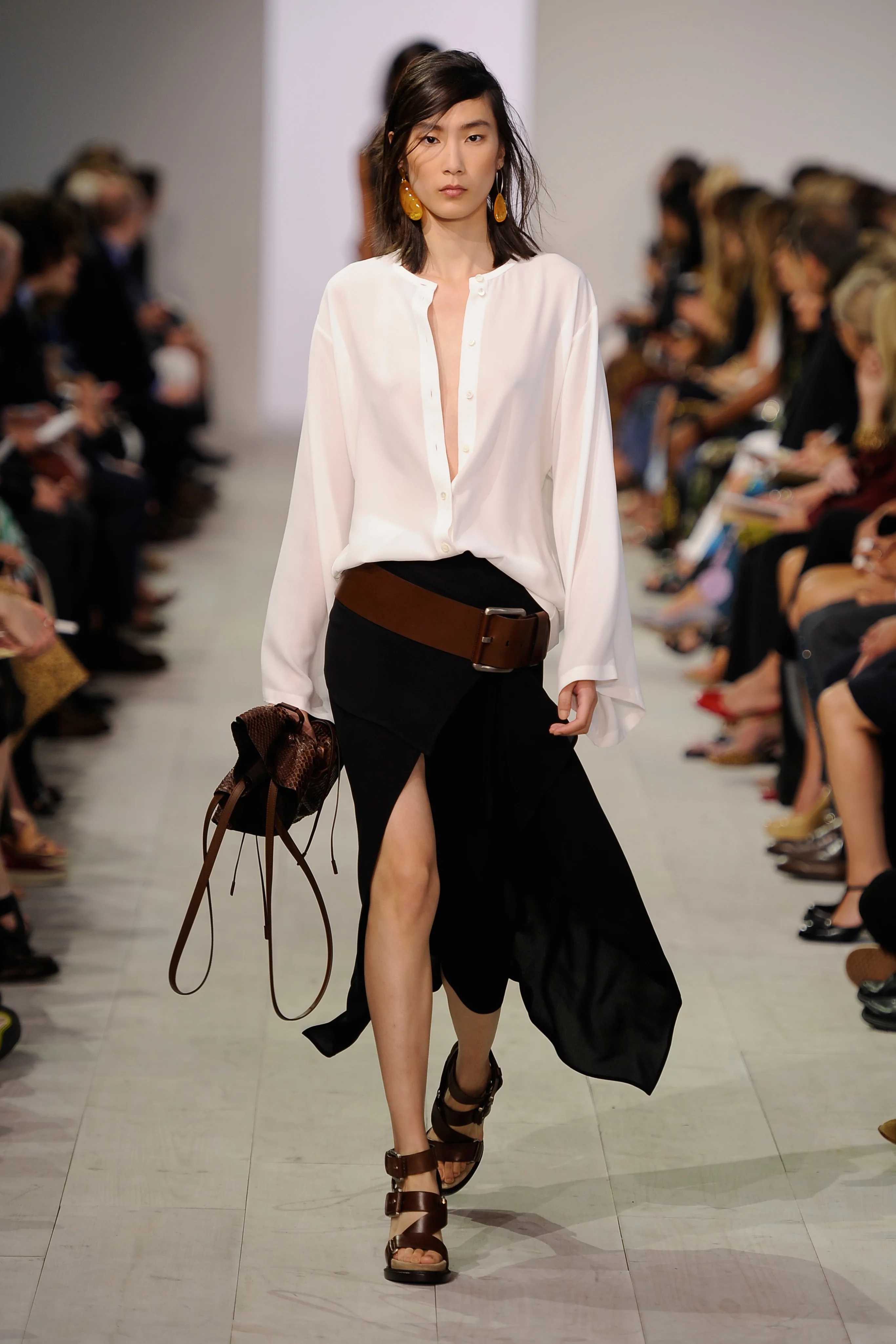 MK_SP16_RNWY_FV_A_LOOKS_24