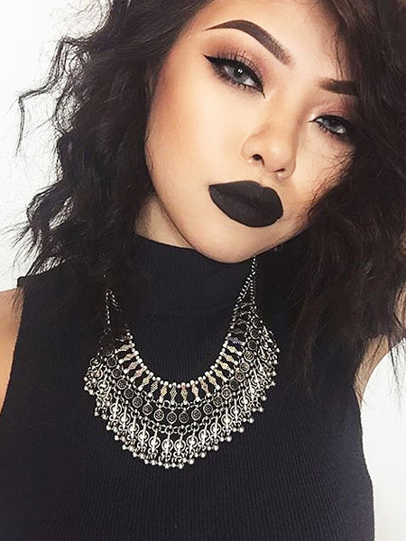 KOYU RENKLİ RUJLARI KULLANMANIN 17 YOLU