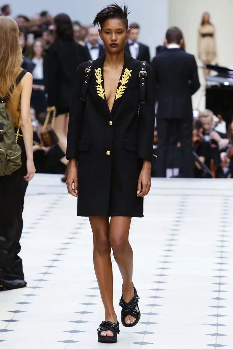 Burberry Prorsum Fashion Show, Ready to Wear Collection Spring Summer 2016 in London