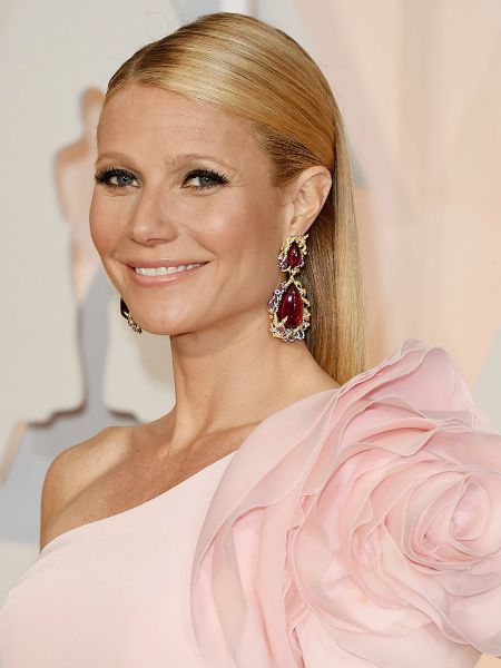 ÜNLÜLERİN ŞIK VE ZARİF SAÇ MODELLERİ