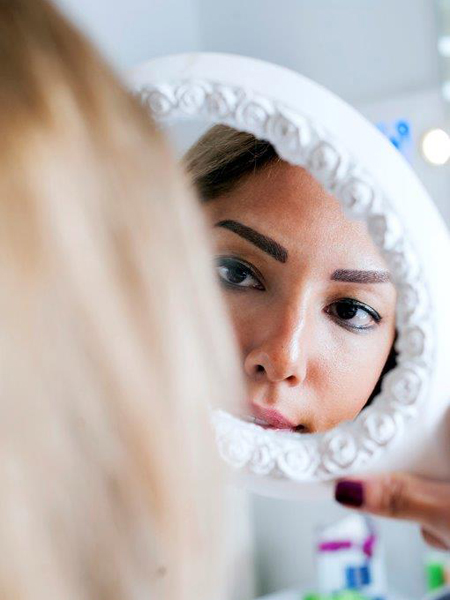 SADECE BİR SAATTE BAMBAŞKA VE ETKİLEYİCİ BAKIŞLARA SAHİP OLUN!