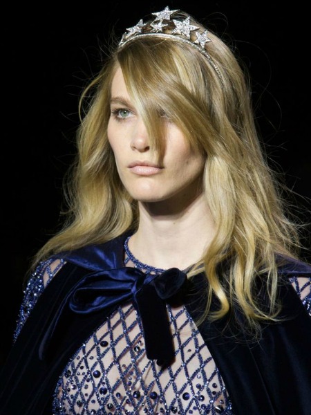 TAŞLI VE IŞILTILI EN İYİ 20 SAÇ AKSESUARI