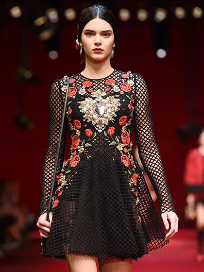 kendall-jenner-dolce-gabbana-spring-2015-02