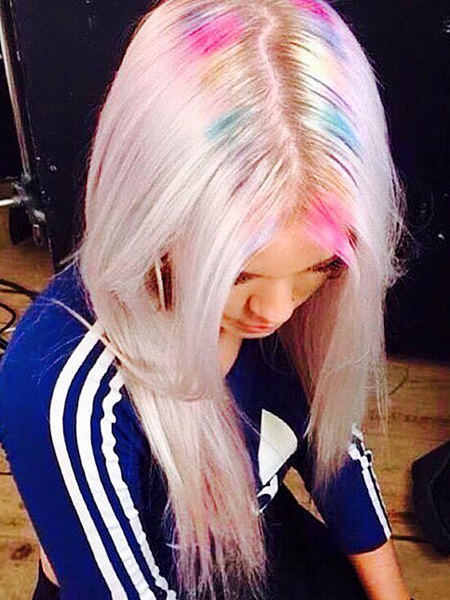 SAÇ DİPLERİNİZDEKİ BEYAZLARI KAPATMANIN YENİ YOLU