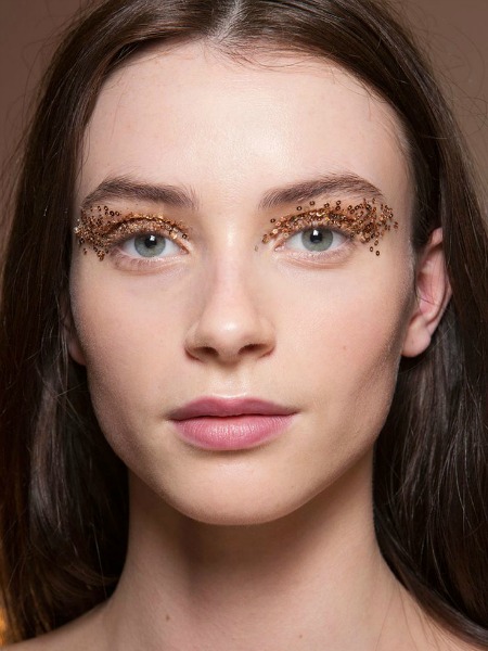 2016’YA DAMGASINI VURACAK MAKYAJ TRENDLERİ