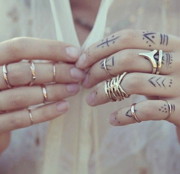 COOL VE ZARİF YÜZÜK MODELLERİ r