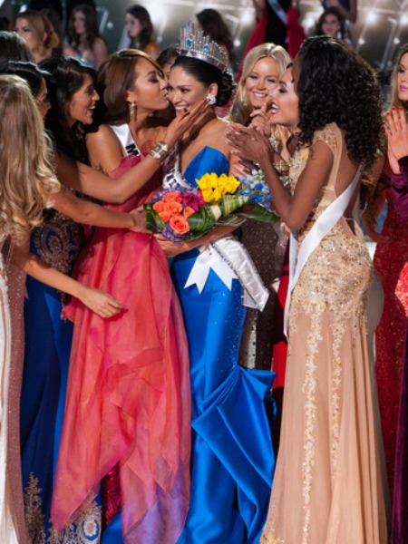 MISS UNIVERSE’DE TAÇ FACİASI